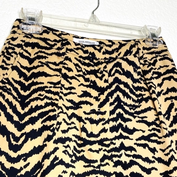 NWOT GOOD AMERICAN Summer Boss Zebra Print Shorts - Picture 7 of 9